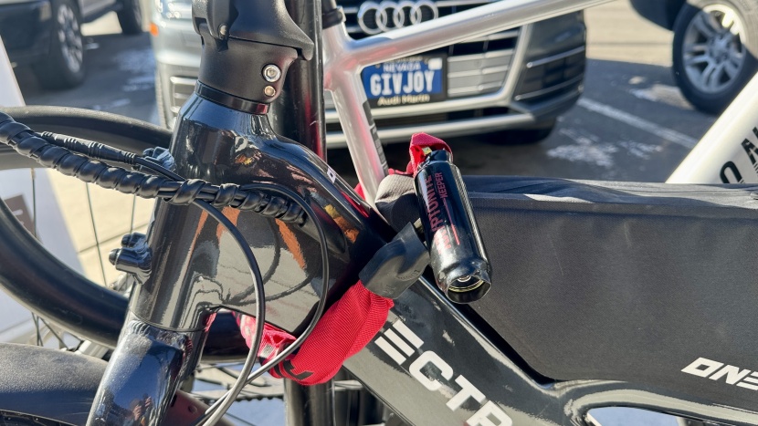 kryptonite keeper 785 integrated chain lock - fat tubes, weird bike racks, or locking up your buddy's bike too;...