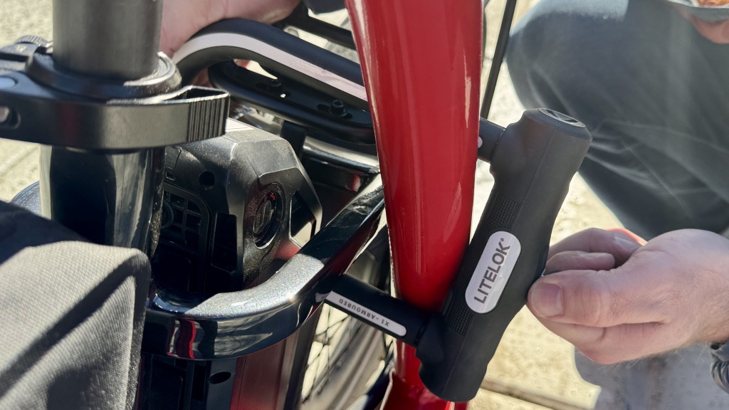 litelok x1 - we were able to lock the seatstays and this standard bike rack, but...