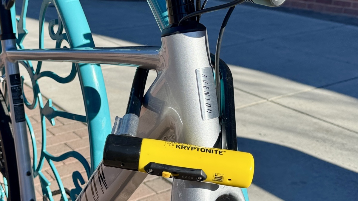 Kryptonite New York Lock Standard U-Lock Review (While you lose some versatility with a U-lock, if you have proper bike racks and don't need to lock your wheels...)