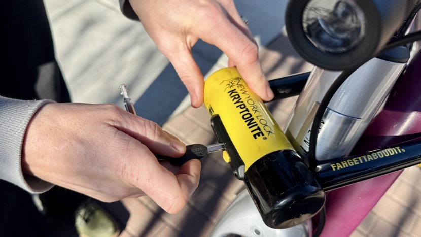 kryptonite new york fahgettaboudit u-lock mini - we like using this lock around town with bikes that don't have...