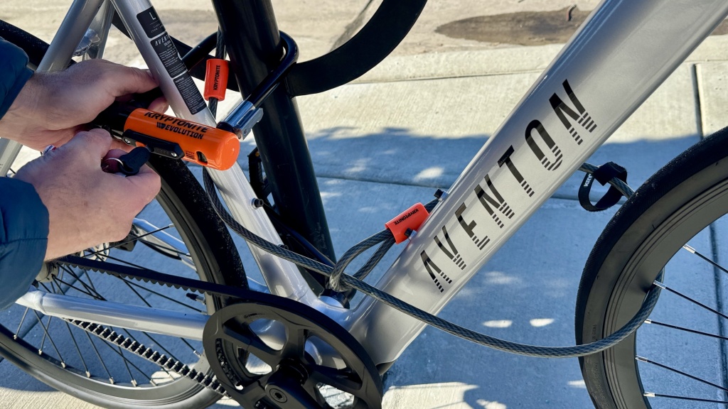 kryptonite evolution mini-7 u-lock - using the cable in addition to the u-lock provides a bit more...