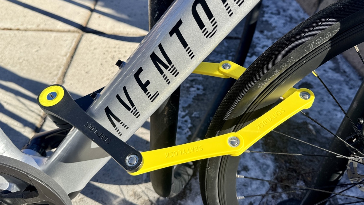 Seatylock Foldylock Compact Review (The hexagonal shape of the Seatylock lets you include a front wheel or helmet in your lock-up.)