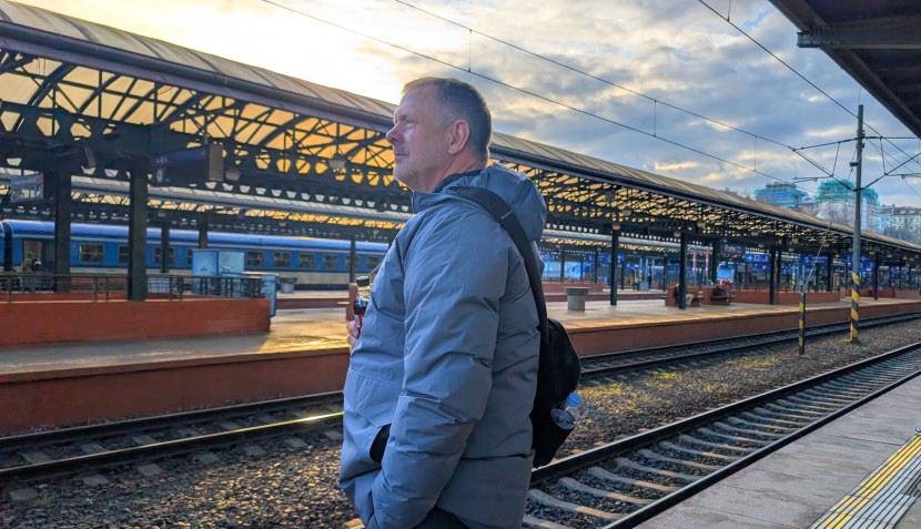 marmot oslo - staying warm while waiting for the train in prague, czech republic.