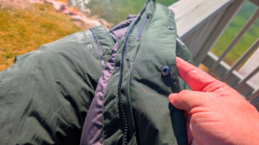 the storm flap is extra wide and effectively seals the 2-way front...