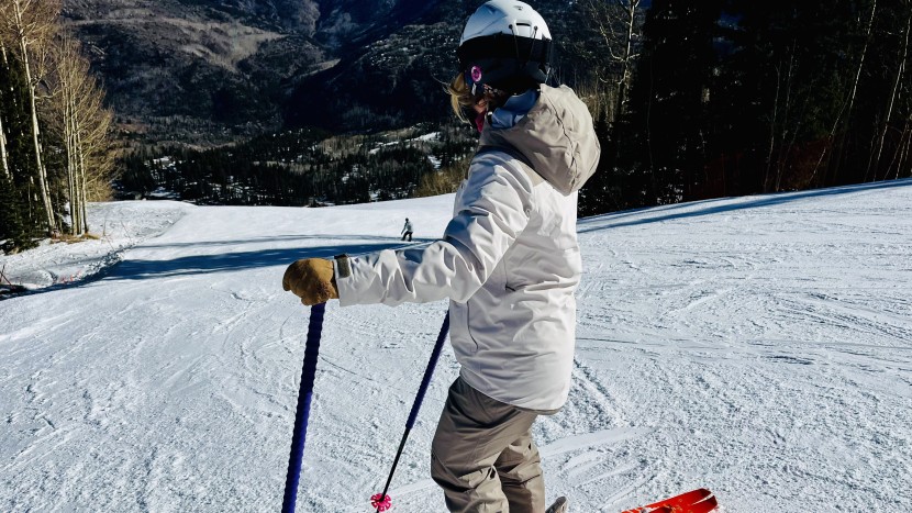 outdoor research snowcrew for women - we appreciated the extra-long drop hem and loose fit of the snowcrew.