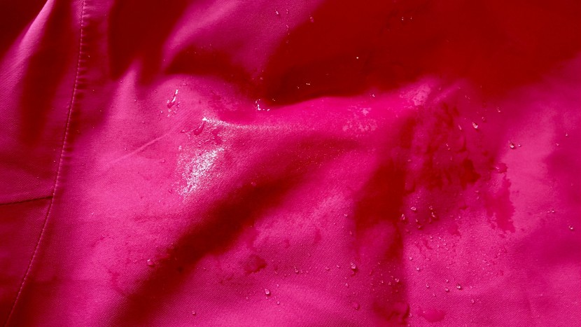 obermeyer bliss - you can see the water absorbed into the face fabric of the bliss pant.