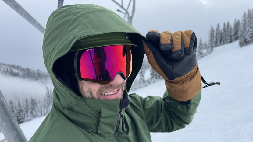 the insulated, detachable hood offers excellent coverage.