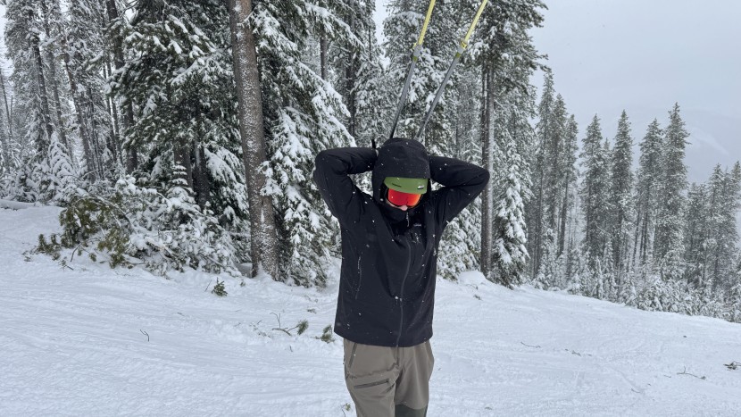 the elbows have articulated seams that provide increased comfort and...