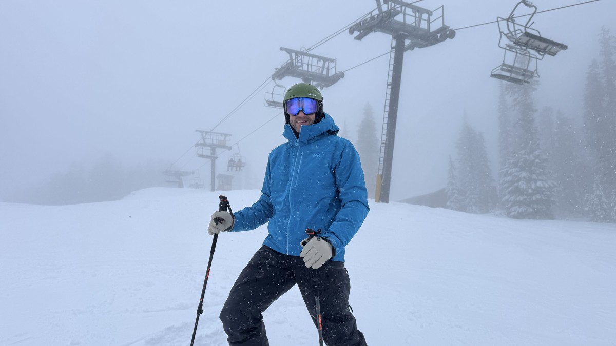 Helly Hansen Alpha LifaLoft Review (The Helly Hansen Alpha LifaLoft packs plenty of insulation into a trim-fitting style.)