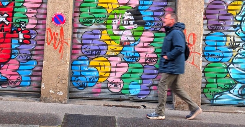 without the fur ruff, the nuuk fits right in on any city street.