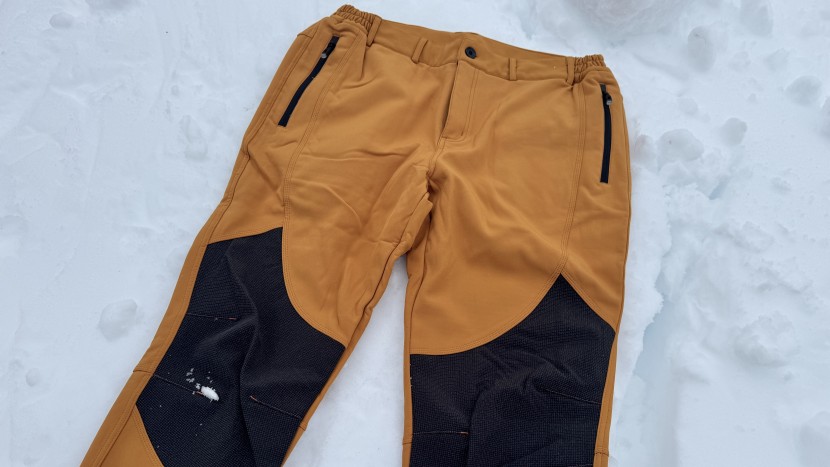 gash hao fleece lined - in addition to belt loops, the waistband is stretchy and comfortable.