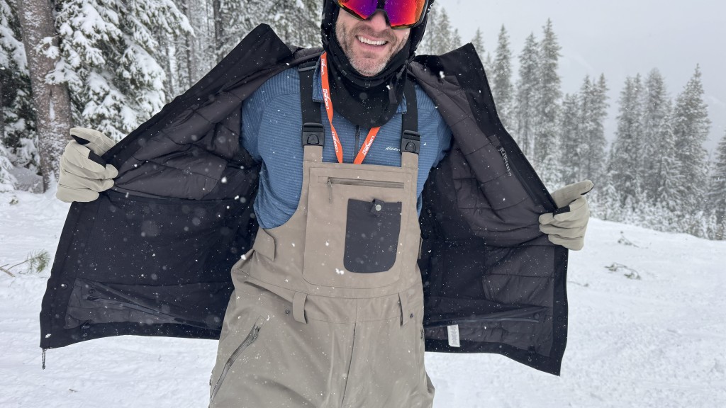 ski pants men - if you want lots of pockets, the flylow baker bib is for you.