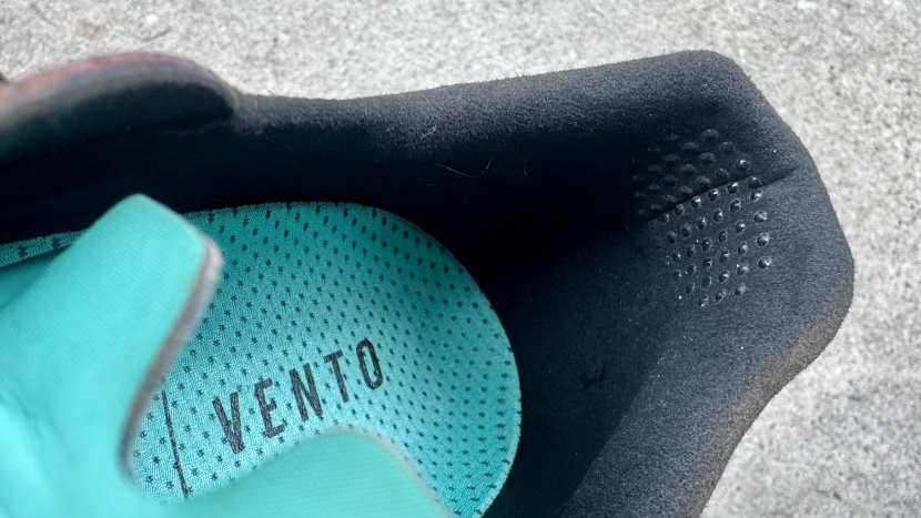 fizik vento ferox carbon - these silicone grippers prevent any heel lift, giving you a...