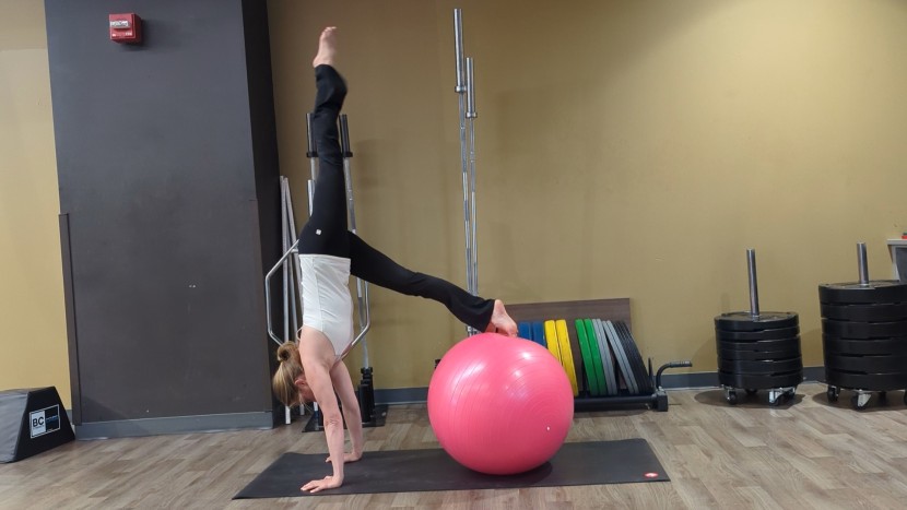 vuori allthefeels slim flare - flares are incredibly comfortable, but the loose legs can slide...