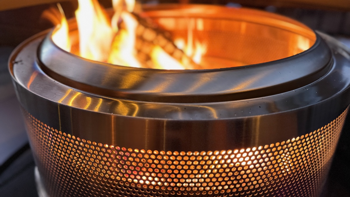 GVDV Smokeless Review (The signature mesh-vented sides of the GVDV.)