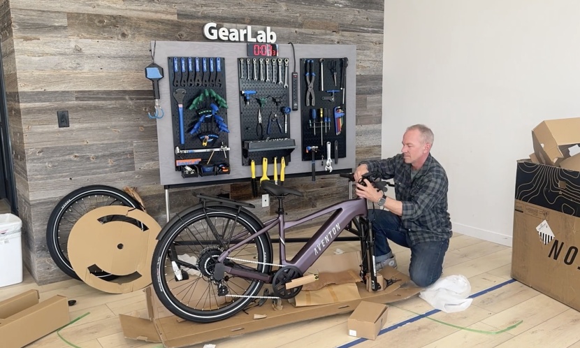 aventon level 3 - the top of the box comes off, while the bottom supports the bike...