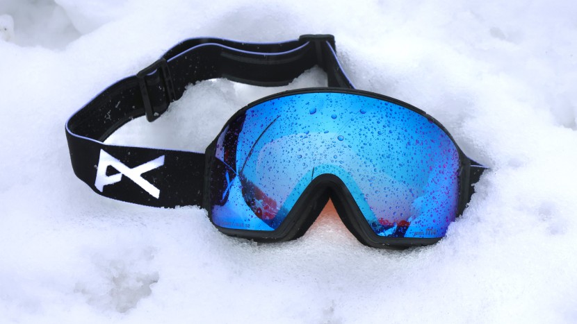 ski goggles - the anon m4 toric perceive variable blue lens produced great...