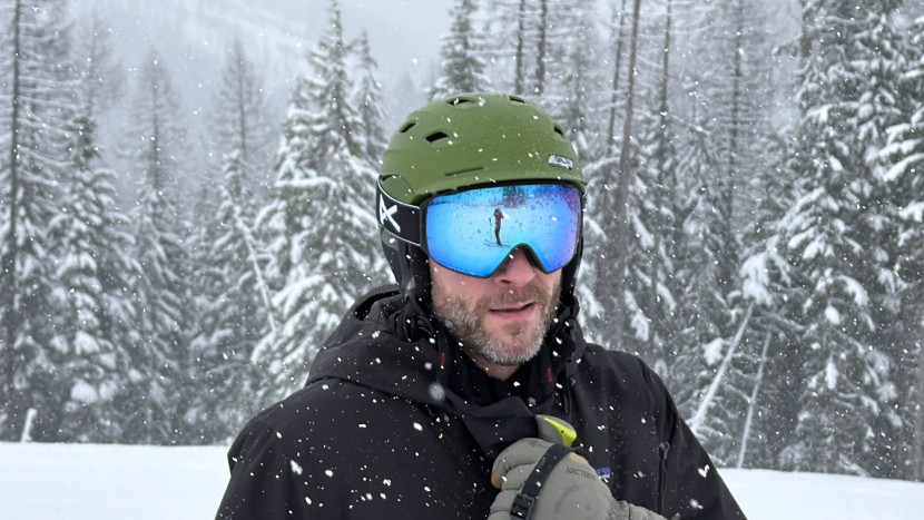 the anon m4 toric goggles have a subtle curved lens shape that looks...