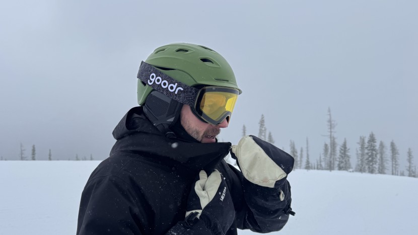 ski goggles - the affordable goodr snow g comes with a second, low-light yellow...