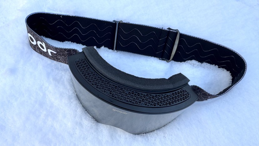 the large top vent lets warm, moist air rise out of the interior...