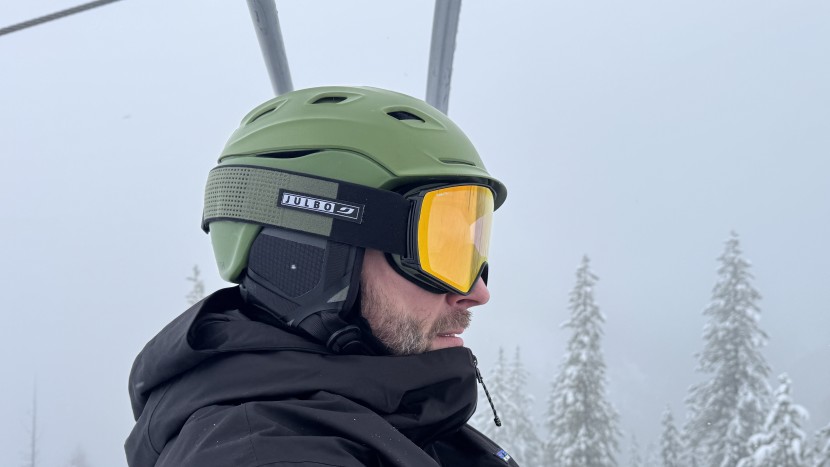 interestingly, the exterior reflective coloring doesn't change...