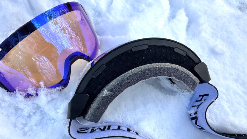 smith 4d mag - each darker primary lens choice also ships with an extra low-light...