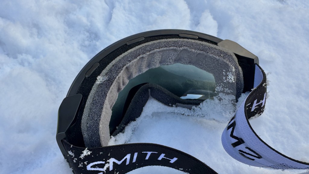 ski goggles - the smith 4d mag combines multi-layered foam with a flexible frame...