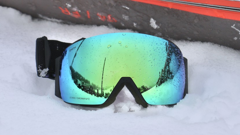 smith i/o mag - the smith i/o mag lenses provide crisp optics that reveal snowy...