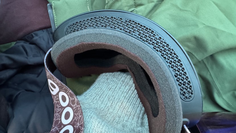 ski goggles - the affordable goodr snow g includes comfy multi-layered foam and a...