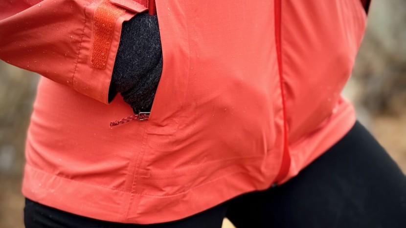 patagonia granite crest for women - watertight zippers and a 3-layer h2no construction help increase...