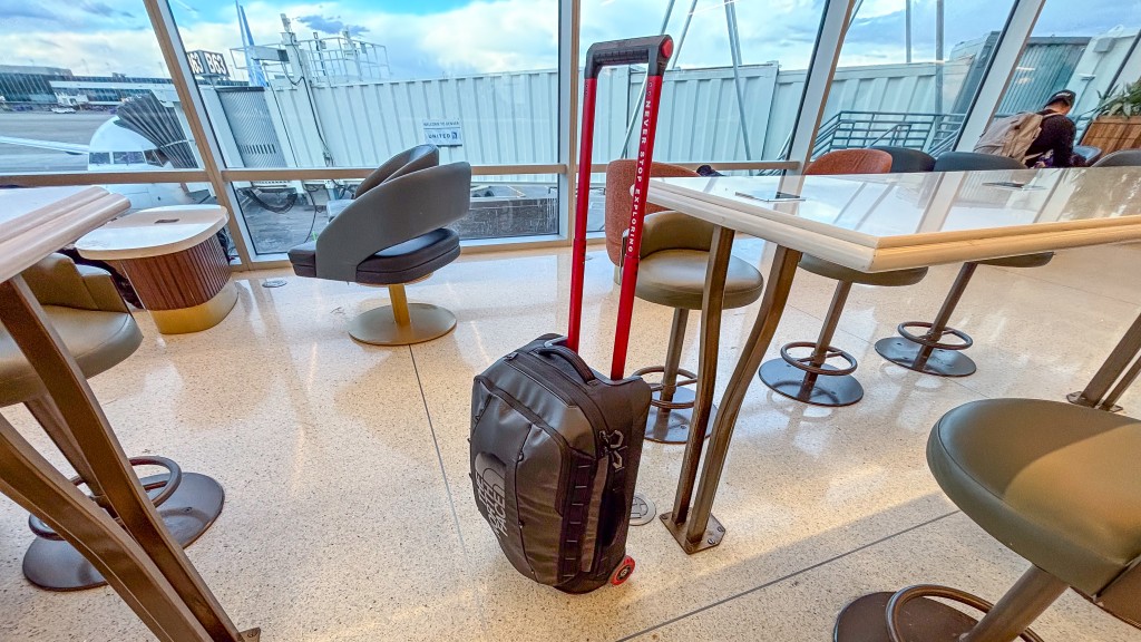 the north face base camp rolling thunder 22 - we became big fans of the rolling thunder 22 for travel and as a...