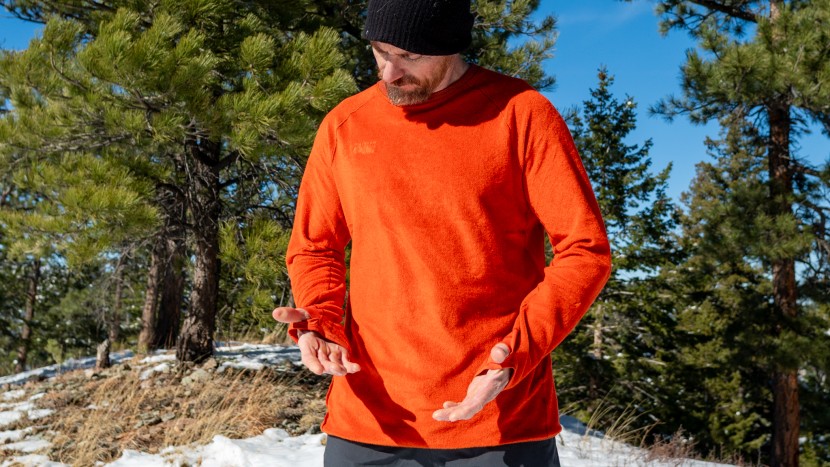 base layer men - soft fleece surrounds the wearer of the mountain hardwear airmesh.