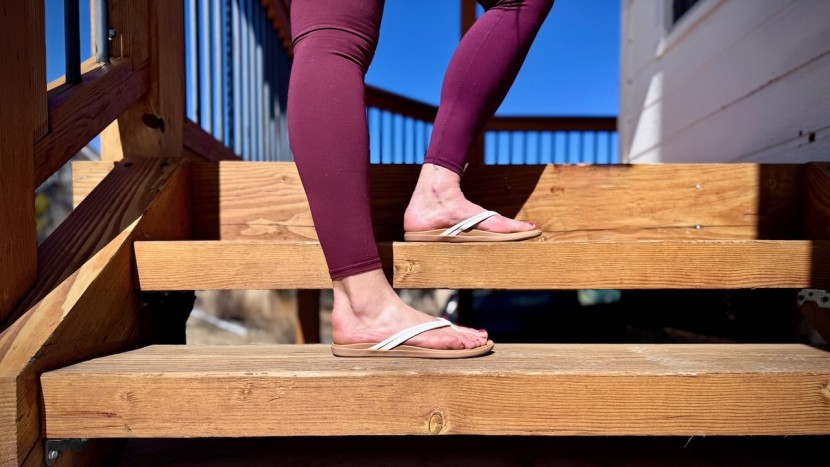 the contoured footbed offers low to moderate support and the ridges...