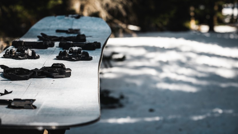 jones traction tech edges provide excellent edge hold.