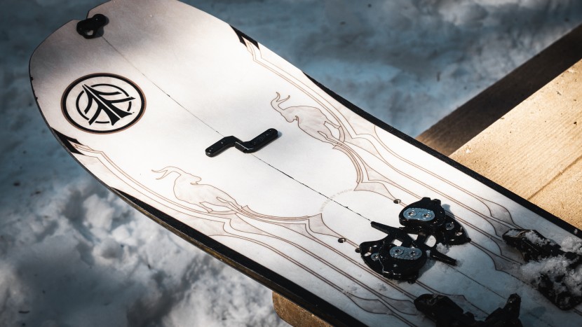 cardiff goat pro carbon splitboard - the goat has a traditional nose and tail shape which will feel...
