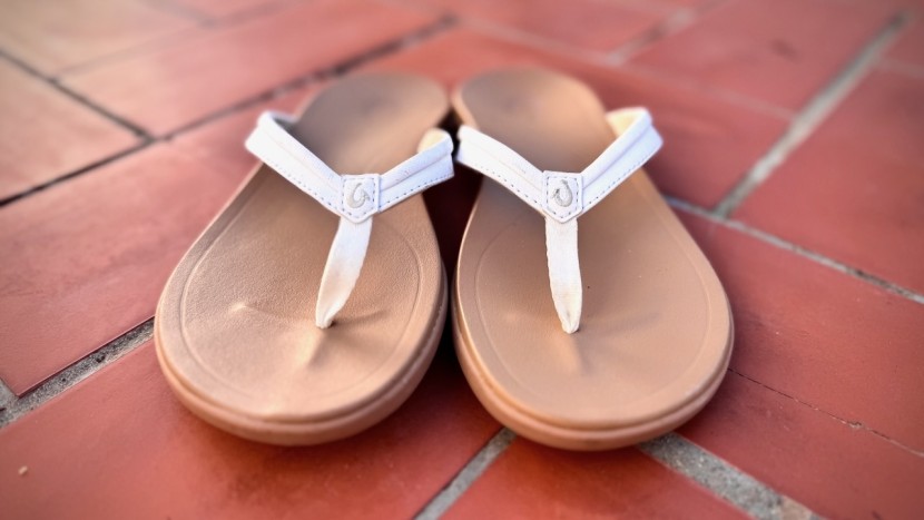 olukai ho'opio malua - looking for a flip flop that's fit for the beach? our testers love...