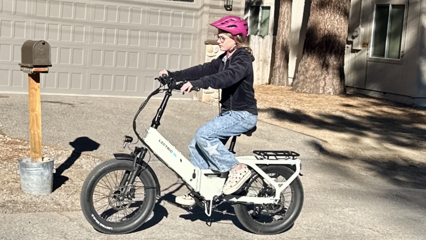 this rider is 4'10" and still has excellent control of the bike.
