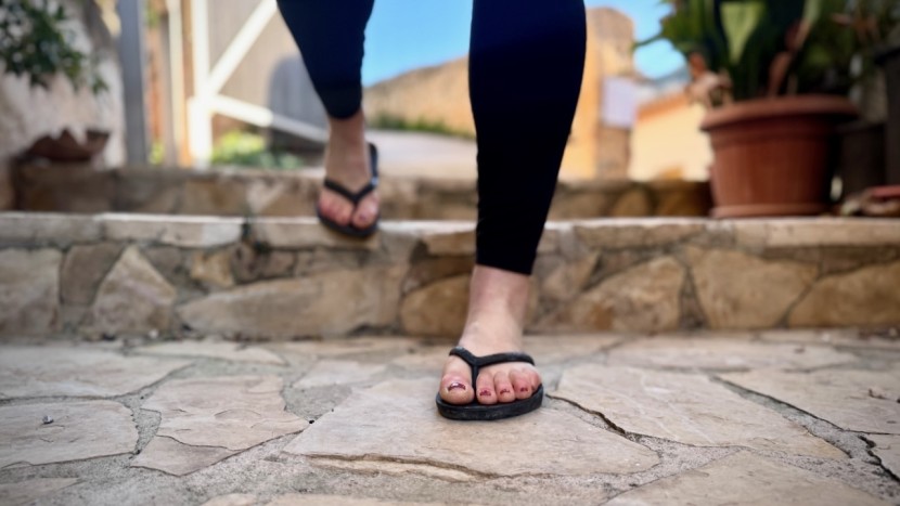 the thicker cushioning and contoured footbed provide more support...