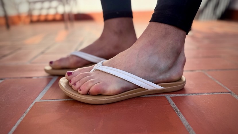 flip flops womens - for a beach-friendly shoe, the malua features a ton of color options...