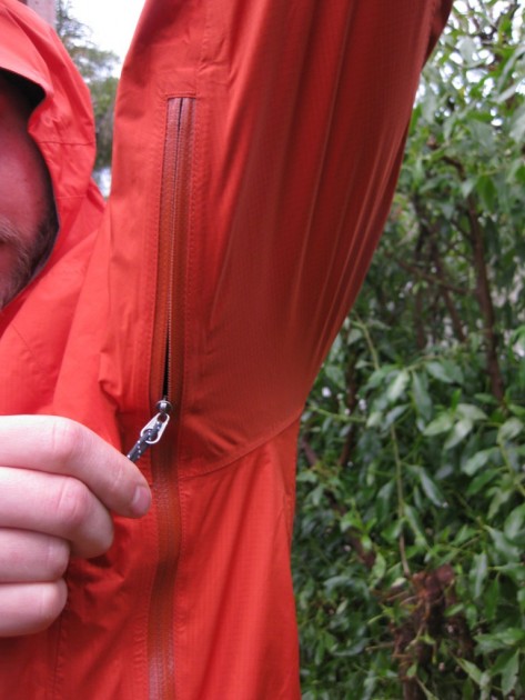 mountain hardwear epic jacket - waterproof zippers on the pit zips