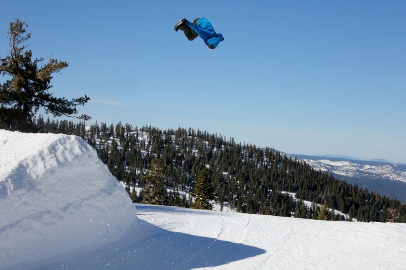 arc'teryx venta sv - jeff smith gets some air in the venta sv, a windproof model best for...