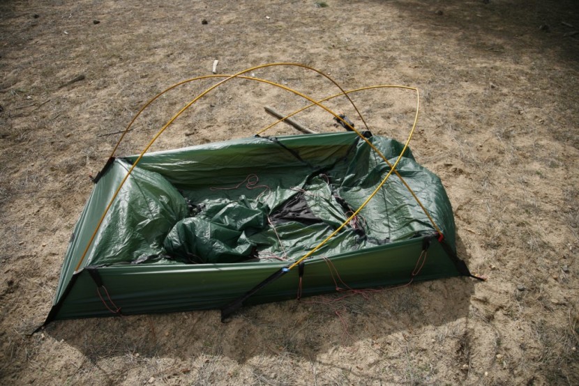 hilleberg jannu - the jannu's pole structure is easy to set up, even with one person...